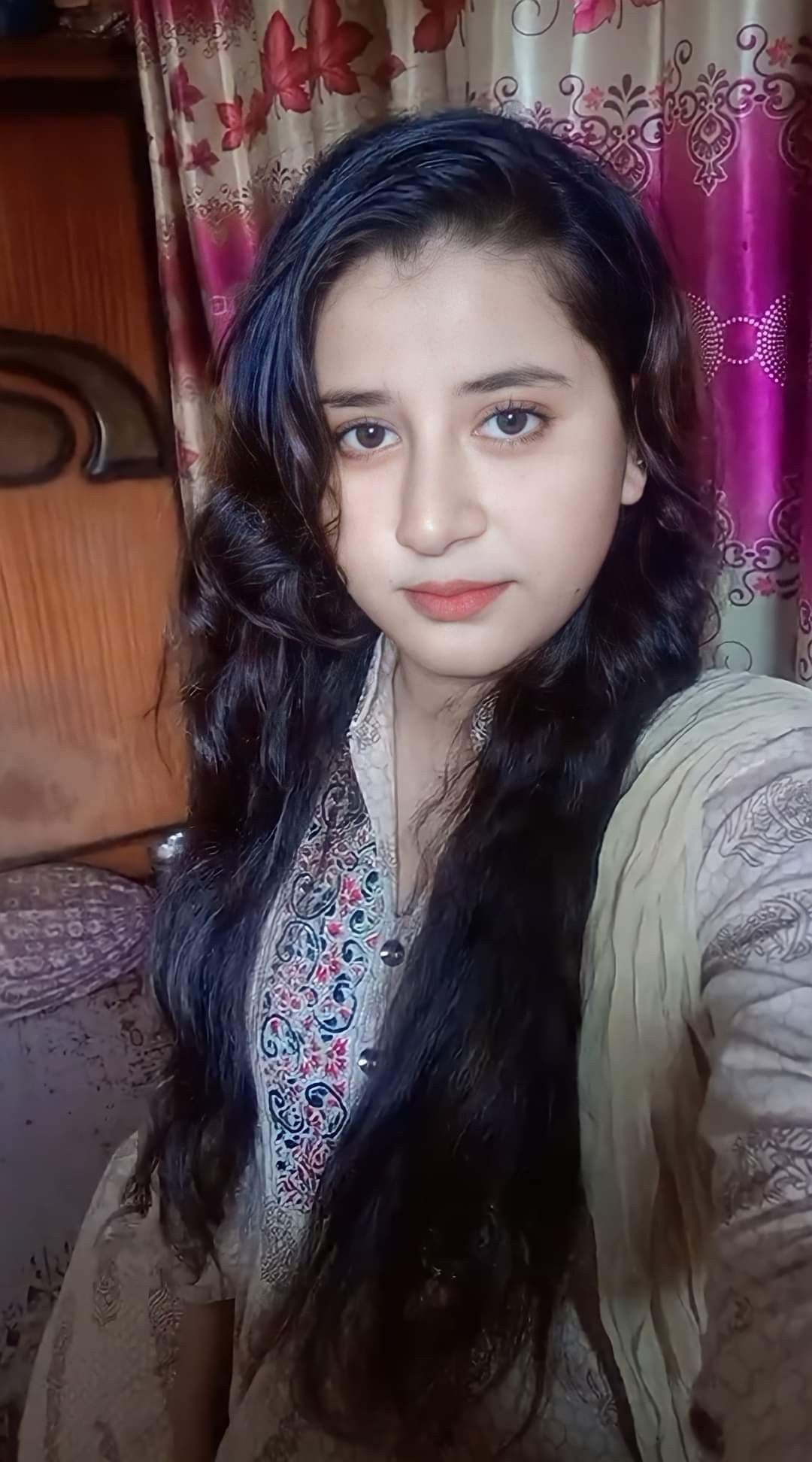 لیڈی ڈاکٹر طلاق یافتہ عمر 29 سال کےلیے پاکستانی لڑکا چاہیے #4